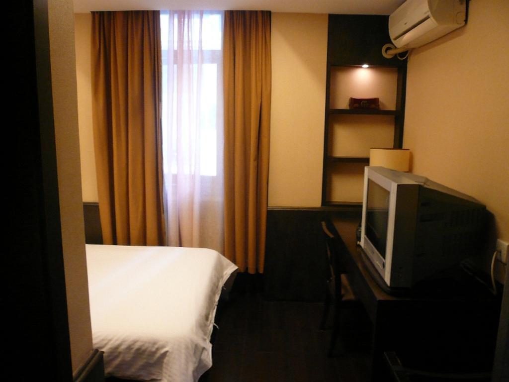 Baolong Homelike Hotel - Henglong Hotel Jingan Екстер'єр фото